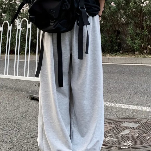 Baggy Pants - Picture 3 of 4